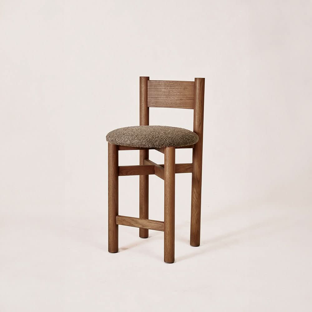 Tabouret de comptoir  - Parfait pour la cuisine ou le bar, ce tabouret apporte une chaleur naturelle à votre intérieur, créant un espace accueillant qui équilibre...