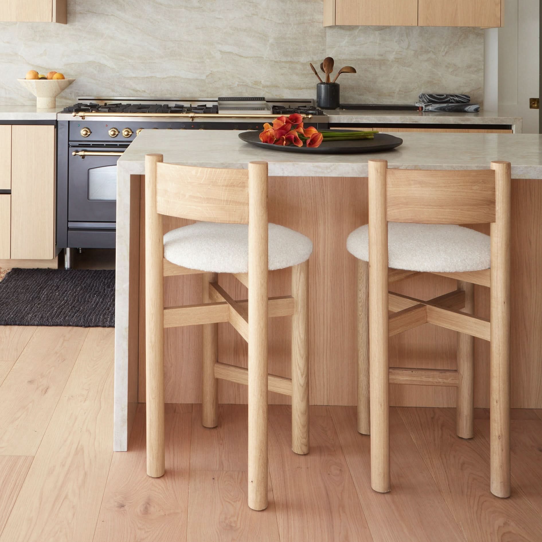 Tabouret de comptoir - Naturel - L'assise peut être facilement dévissée et retapissée, que ce soit par un professionnel local ou par vos propres efforts de bricolage...