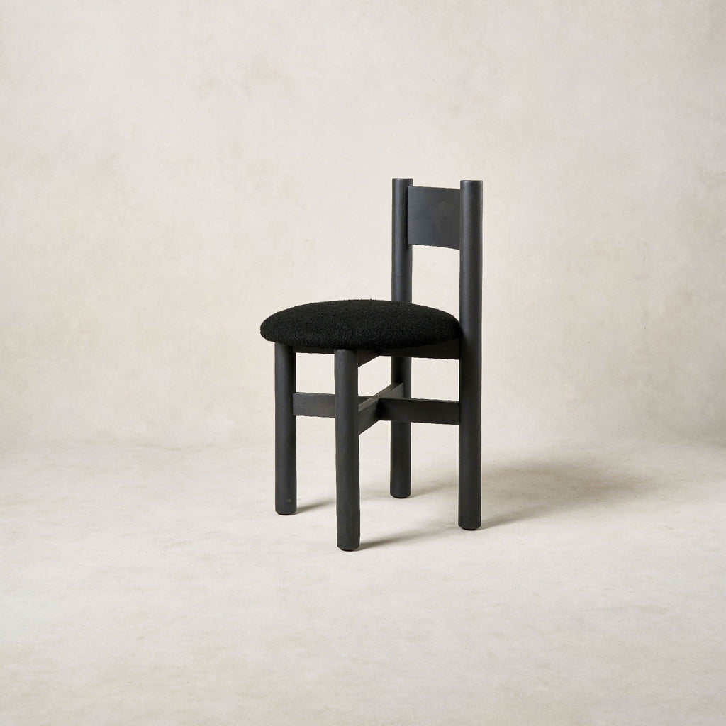 Chaise de salle à manger - Noire - plusieurs couches de protection, nous utilisons les huiles naturelles de la plus haute qualité qui se lient au bois, vous offrant une pièce qui est...