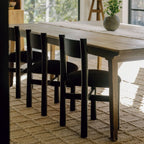 Chaise de salle à manger - Noire - plusieurs couches de protection, nous utilisons les huiles naturelles de la plus haute qualité qui se lient au bois, vous offrant une pièce qui est...