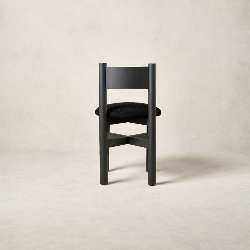 Chaise de salle à manger - Noire - plusieurs couches de protection, nous utilisons les huiles naturelles de la plus haute qualité qui se lient au bois, vous offrant une pièce qui est...