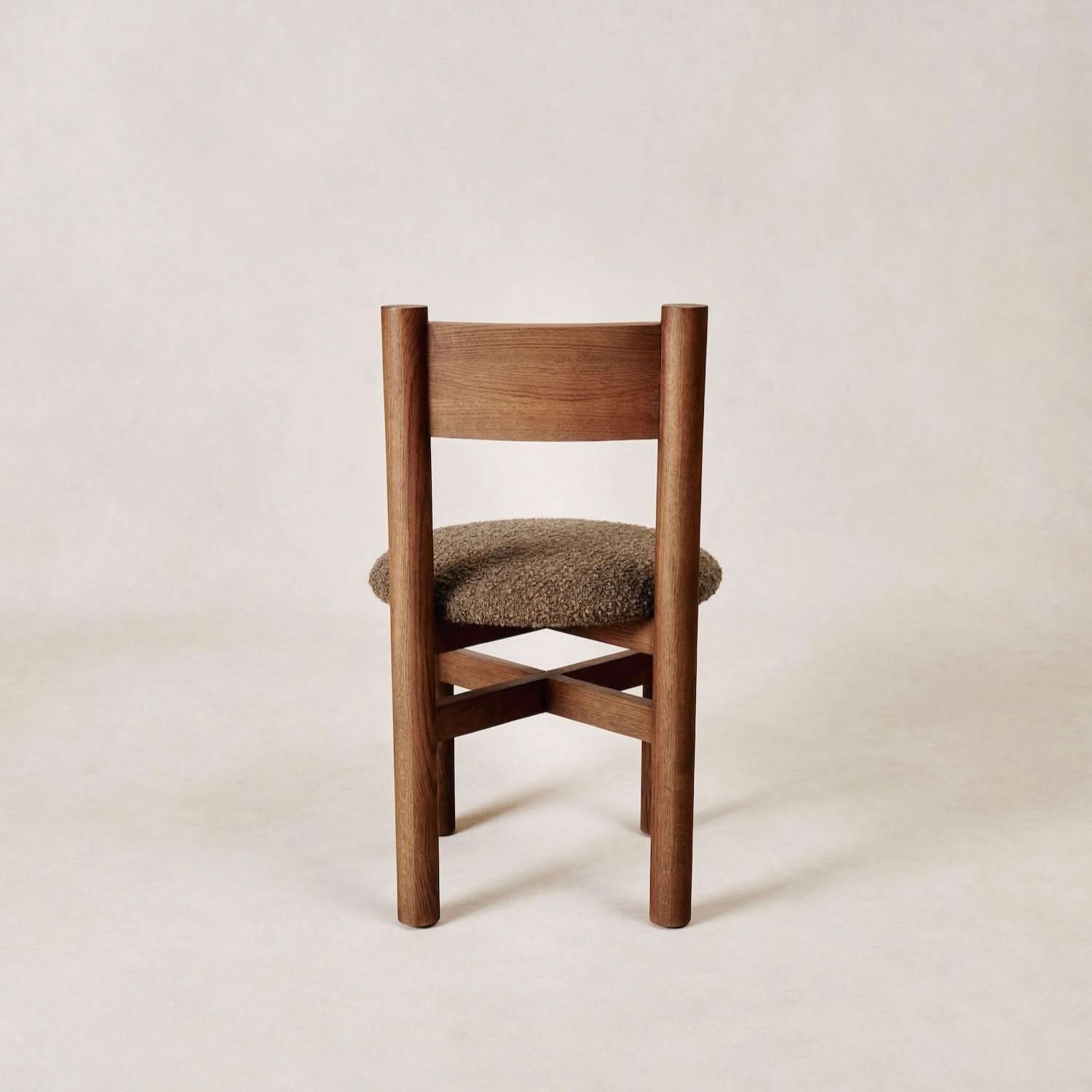 Chaise de salle à manger  - plusieurs revêtements protecteurs, nous utilisons des huiles naturelles de la plus haute qualité qui se lient au bois, vous offrant une pièce qui est...