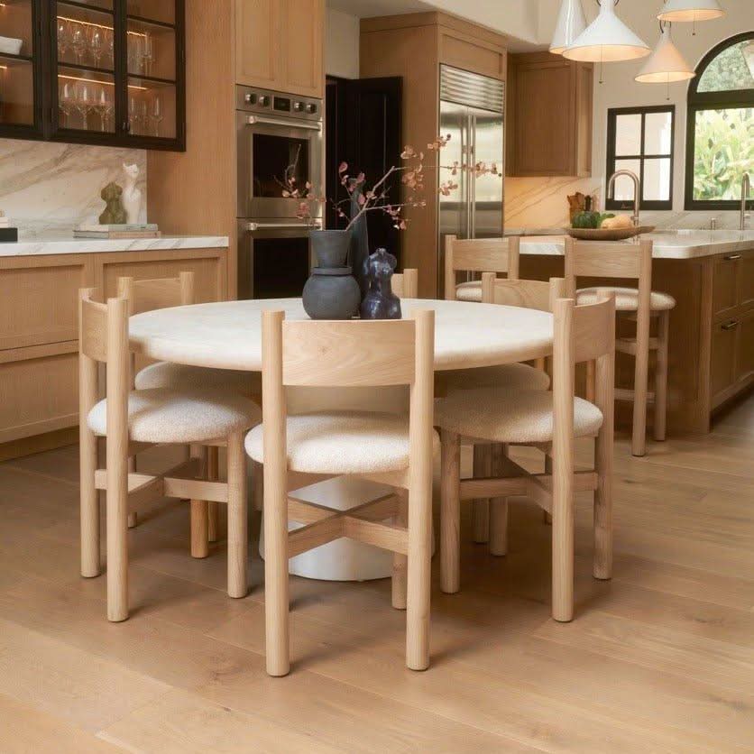 Chaise de salle à manger - Naturel - plusieurs couches de protection, nous utilisons des huiles naturelles de la plus haute qualité qui se lient au bois, vous offrant une pièce qui...