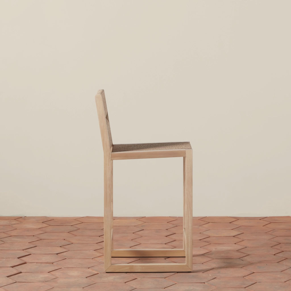 Tabouret de comptoir - Conçu pour ces matins lents et baignés de soleil où seul comptent le café et votre journal, ce tabouret de comptoir tressé...