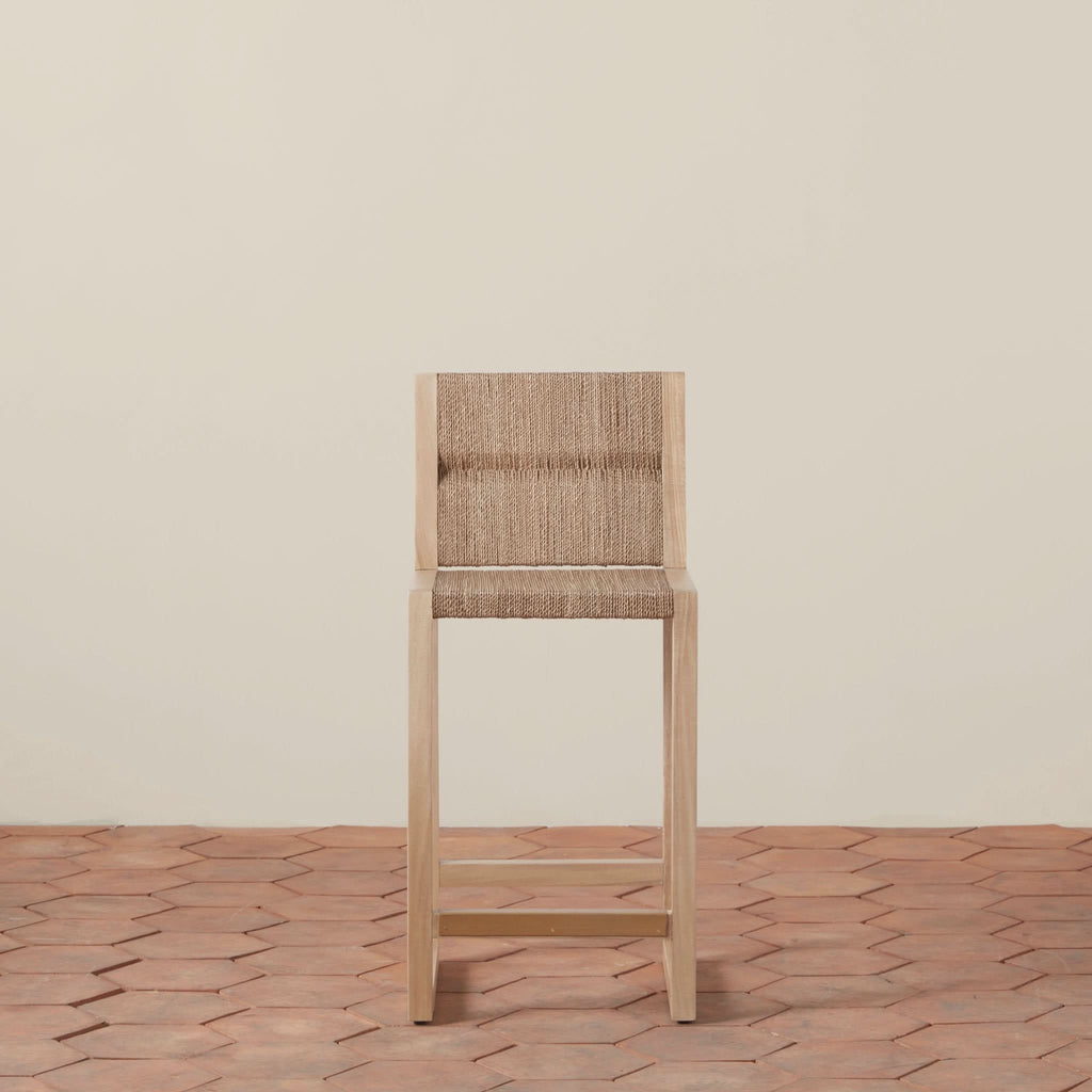 Tabouret de comptoir - Conçu pour ces matins lents et baignés de soleil où seul comptent le café et votre journal, ce tabouret de comptoir tressé...