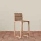 Tabouret de comptoir - Conçu pour ces matins lents et baignés de soleil où seul comptent le café et votre journal, ce tabouret de comptoir tressé...