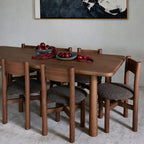 Table à manger - Mocha - Cette pièce présente une finition à l'huile utilisée pour mettre en valeur le magnifique grain du bois, recouverte d'un revêtement protecteur pour une durabilité...